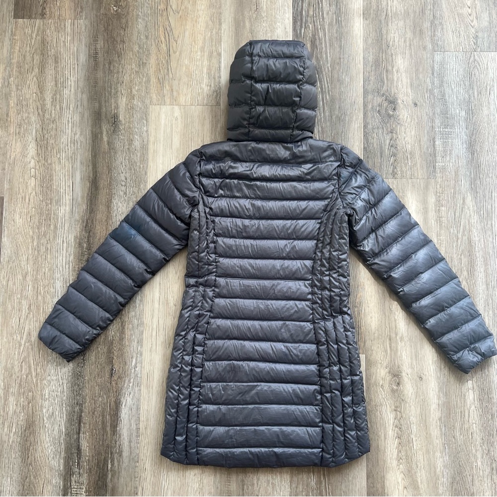 Aventure Fitted Puffer Jacket - image 8